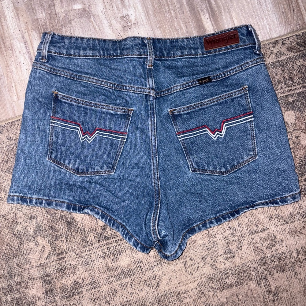 Like new wrangler denim shorts size 8